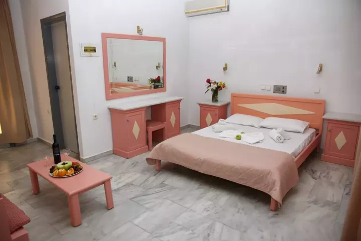 Viešbutis „FERENIKI HOTEL“ (Georgioupolis, Kreta, Graikija)