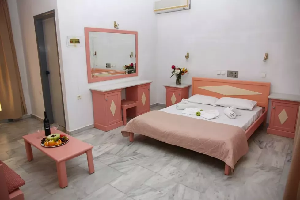 Viešbutis „FERENIKI HOTEL“ (Georgioupolis, Kreta, Graikija)