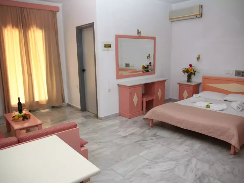 Viešbutis „FERENIKI HOTEL“ (Georgioupolis, Kreta, Graikija)