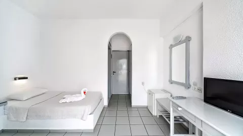 Viešbutis „IRO HOTEL“ (Chersonisas, Kreta, Graikija)