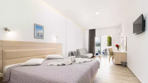 Viešbutis „SABINA HOTEL“ (Theologos, Rodo sala, Graikija)