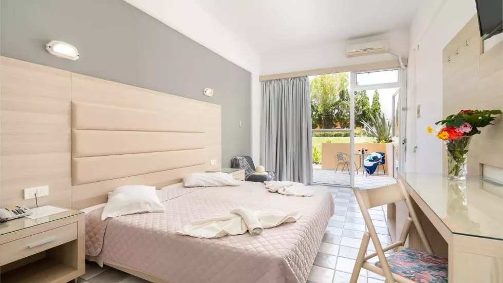 Viešbutis „SABINA HOTEL“ (Theologos, Rodo sala, Graikija)
