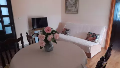 Teodora apartamentai (Tivatas, Juodkalnija - Kroatija)