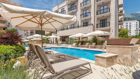 Momentum by Aycon Boutique Hotel (Tivatas, Juodkalnija - Kroatija)