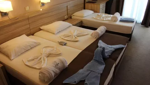 Vile Oliva (Tivatas, Juodkalnija - Kroatija)