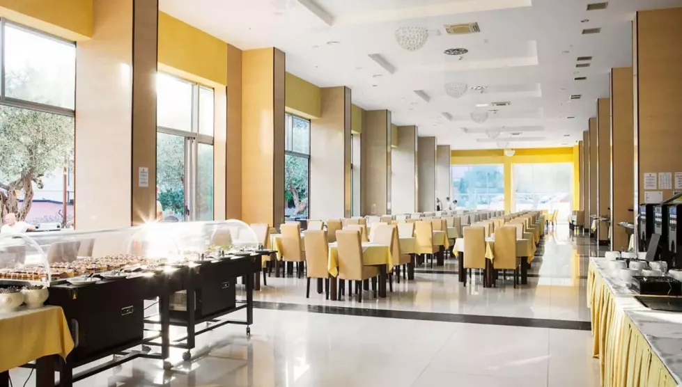 Vile Oliva (Tivatas, Juodkalnija - Kroatija)