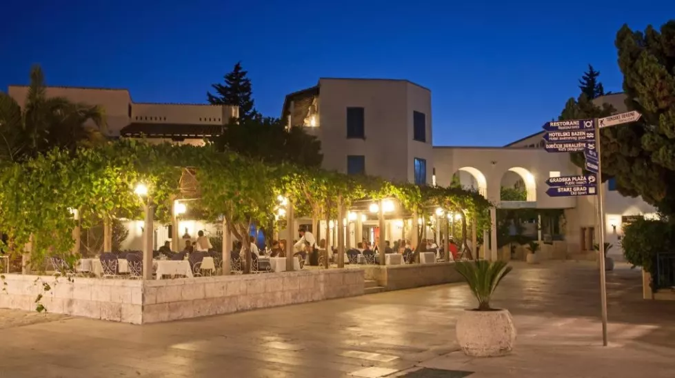 Viešbutis „SLOVENSKA PLAZA HOTEL COMPLEX“ (Budva, Tivatas, Juodkalnija)