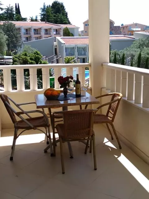 Viešbutis „VILA V LUX“ (Petrovacas, Tivatas, Juodkalnija)