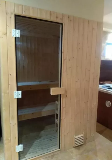 Viešbutis „VILA V LUX“ (Petrovacas, Tivatas, Juodkalnija)