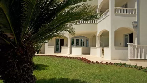 Vila V Lux (Tivatas, Juodkalnija - Kroatija)