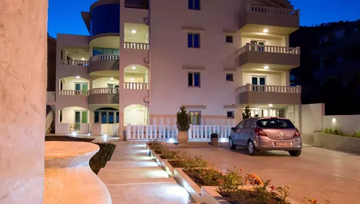 Vila V Lux (Tivatas, Juodkalnija - Kroatija)