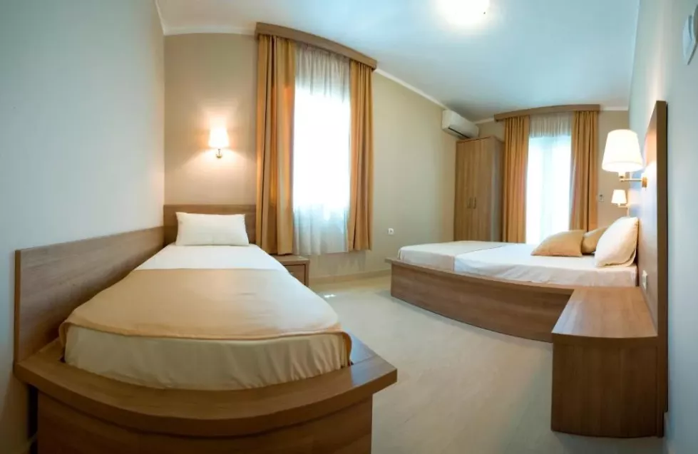Viešbutis „VILA V LUX“ (Petrovacas, Tivatas, Juodkalnija)