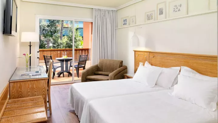 H10 Mediterranean Village (Barselona, Ispanija)