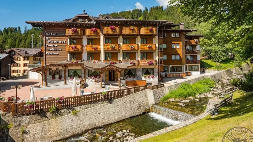 Viešbutis „ST.RAPHAEL HOTEL“