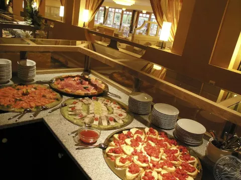 Viešbutis „LIDO EHRENBURGERHOF FALKENSTEINER FAMILYHOTEL“