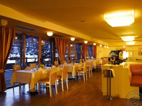 Viešbutis „LIDO EHRENBURGERHOF FALKENSTEINER FAMILYHOTEL“