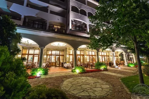 Viešbutis „HELENA PARK“ (Saulėtasis krantas, Burgasas, Bulgarija)