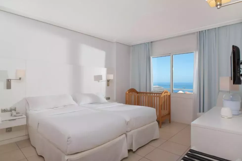 Viešbutis „LANDMAR COSTA LOS GIGANTES“ (Plaja de la arena, Tenerifė, Ispanija)