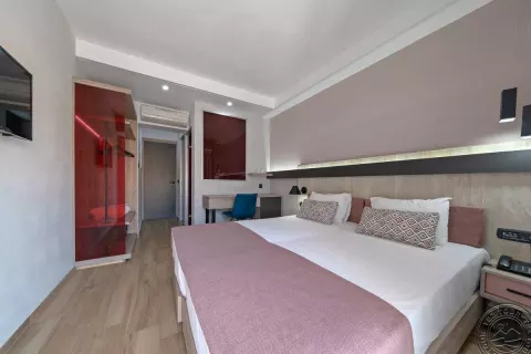 Viešbutis „JO AN PALACE“ (Retimnas, Kreta, Graikija)