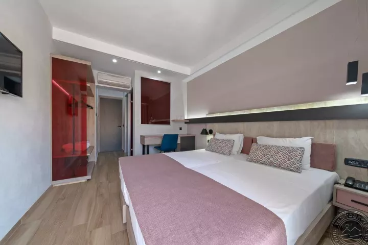 Viešbutis „JO AN PALACE“ (Retimnas, Kreta, Graikija)