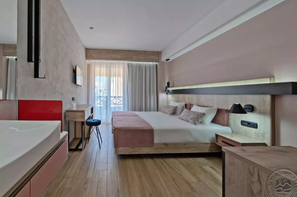 Viešbutis „JO AN PALACE“ (Retimnas, Kreta, Graikija)
