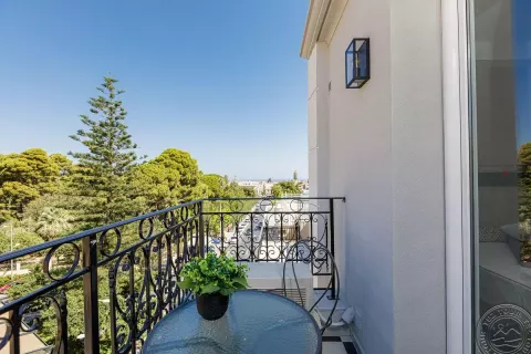 Viešbutis „JO AN PALACE“ (Retimnas, Kreta, Graikija)