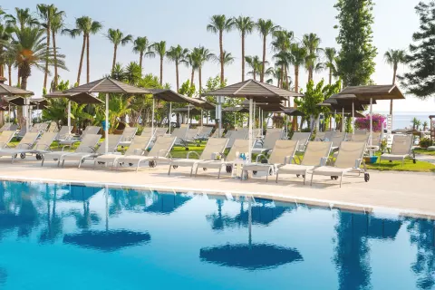 Cavo Maris Beach