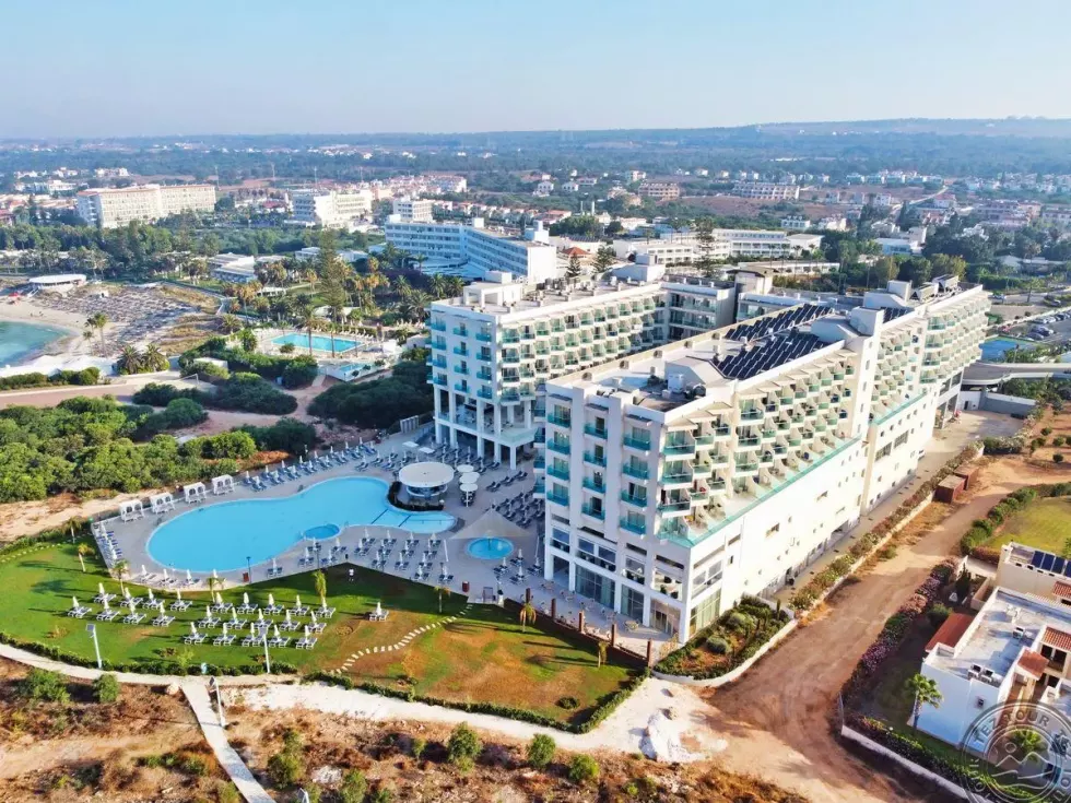 Viešbutis „NISSIBLU BEACH RESORT“ (Aja napa, Larnaka, Kipras)