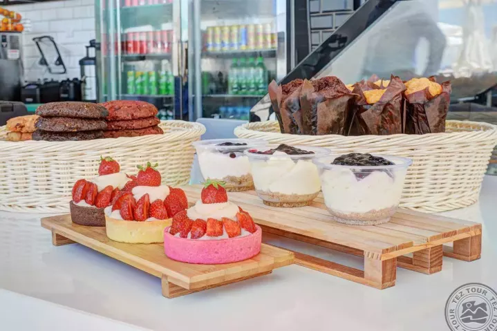 Viešbutis „NISSIBLU BEACH RESORT“ (Aja napa, Larnaka, Kipras)