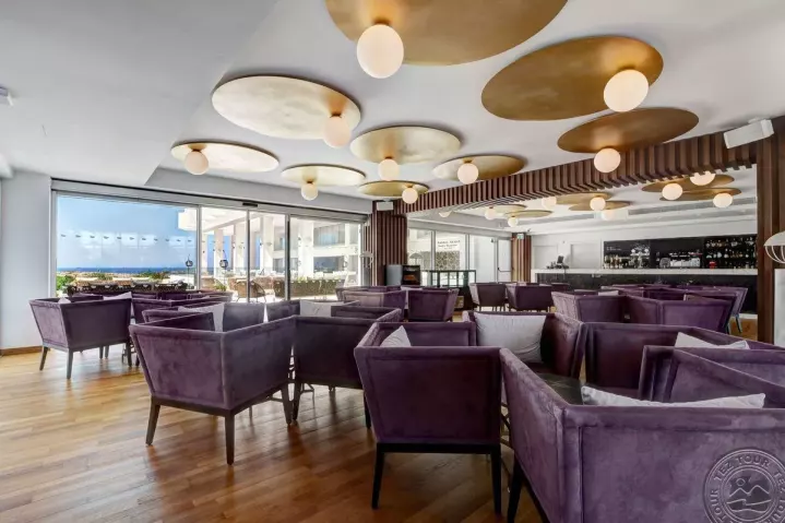 Viešbutis „NISSIBLU BEACH RESORT“ (Aja napa, Larnaka, Kipras)