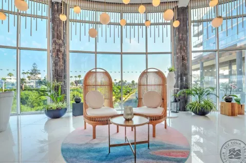 Viešbutis „NISSIBLU BEACH RESORT“ (Aja napa, Larnaka, Kipras)