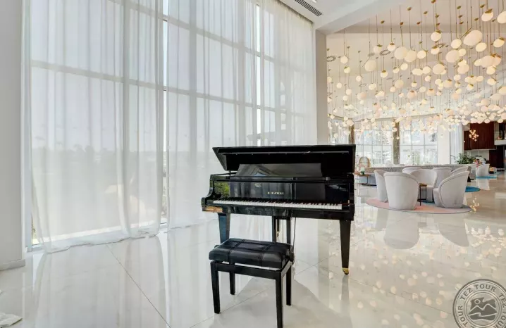 Viešbutis „NISSIBLU BEACH RESORT“ (Aja napa, Larnaka, Kipras)