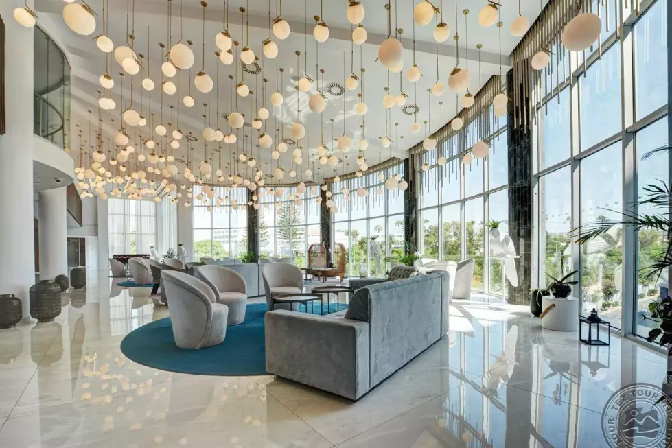 Viešbutis „NISSIBLU BEACH RESORT“ (Aja napa, Larnaka, Kipras)