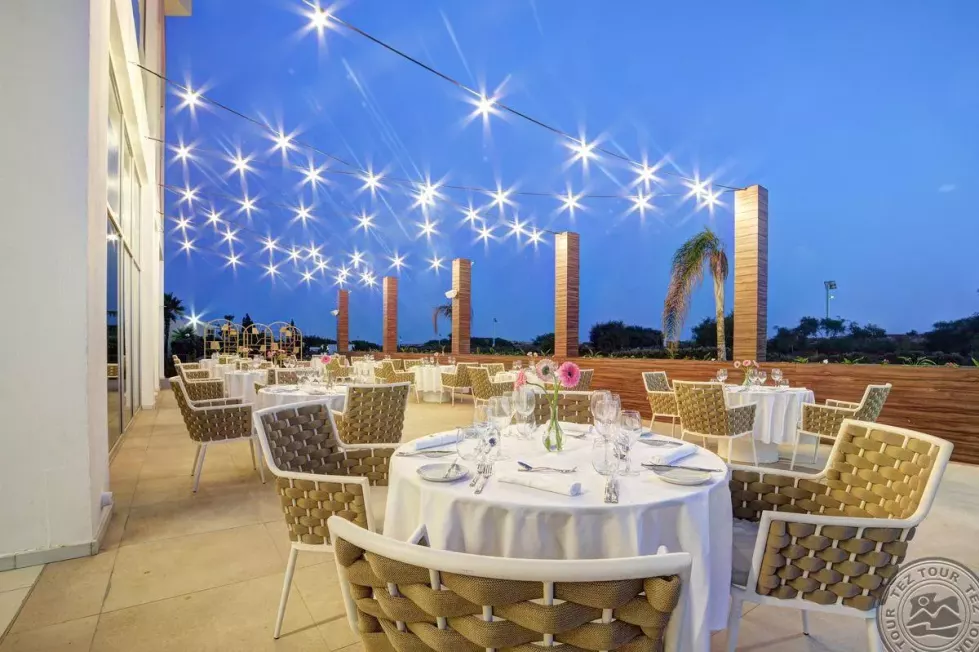 Viešbutis „NISSIBLU BEACH RESORT“ (Aja napa, Larnaka, Kipras)