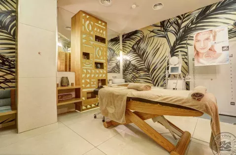 Viešbutis „NISSIBLU BEACH RESORT“ (Aja napa, Larnaka, Kipras)