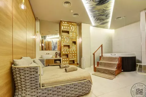 Viešbutis „NISSIBLU BEACH RESORT“ (Aja napa, Larnaka, Kipras)