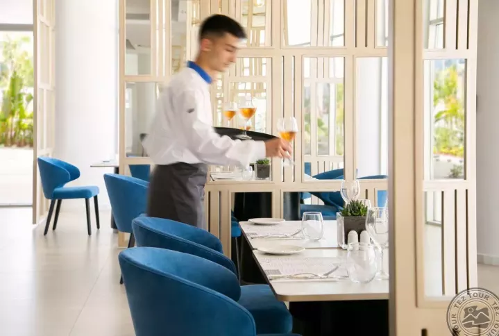 Viešbutis „NISSIBLU BEACH RESORT“ (Aja napa, Larnaka, Kipras)