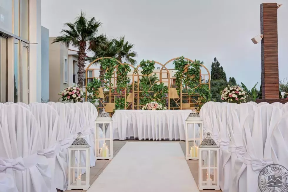 Viešbutis „NISSIBLU BEACH RESORT“ (Aja napa, Larnaka, Kipras)