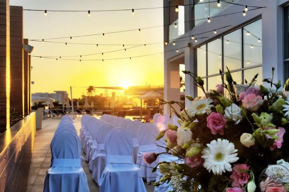 Viešbutis „NISSIBLU BEACH RESORT“ (Aja napa, Larnaka, Kipras)