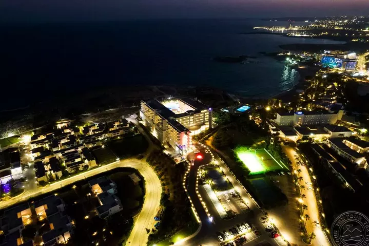 Viešbutis „NISSIBLU BEACH RESORT“ (Aja napa, Larnaka, Kipras)