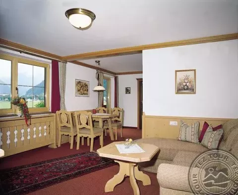 Viešbutis „ALMHOF GARNI HOTEL“