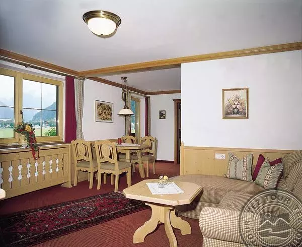 Viešbutis „ALMHOF GARNI HOTEL“