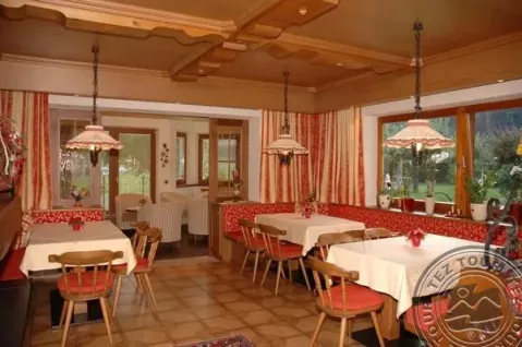 Viešbutis „ALMHOF GARNI HOTEL“