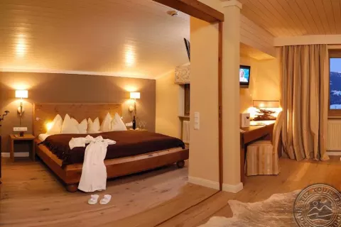 Viešbutis „ALPIN JUWEL HOTEL“