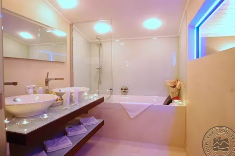 Viešbutis „ALPIN JUWEL HOTEL“