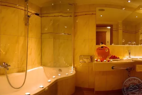 Viešbutis „ALPIN JUWEL HOTEL“