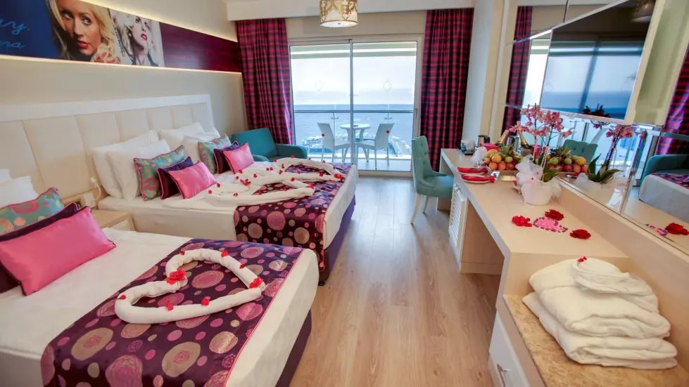 Viešbutis „AZURA DELUXE RESORT & SPA“ (Alanija, Turkija)