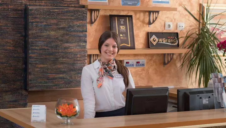 Viešbutis „W GRAND“ (Petrovacas, Tivatas, Juodkalnija)