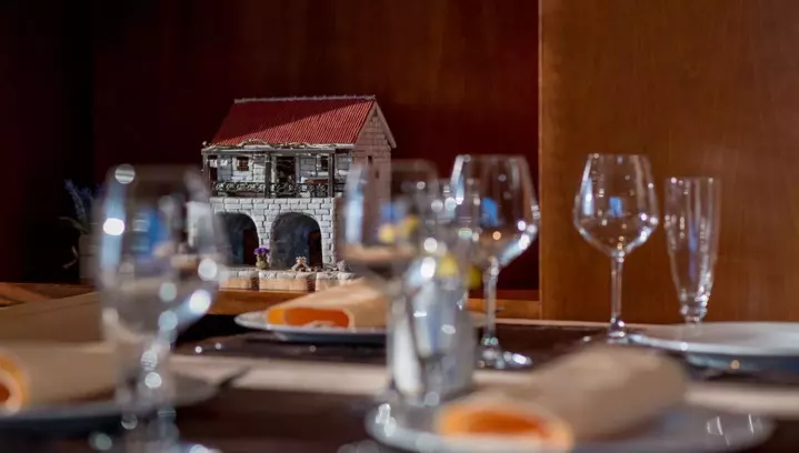 Viešbutis „W GRAND“ (Petrovacas, Tivatas, Juodkalnija)