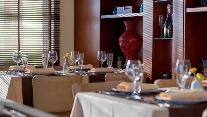 Viešbutis „W GRAND“ (Petrovacas, Tivatas, Juodkalnija)